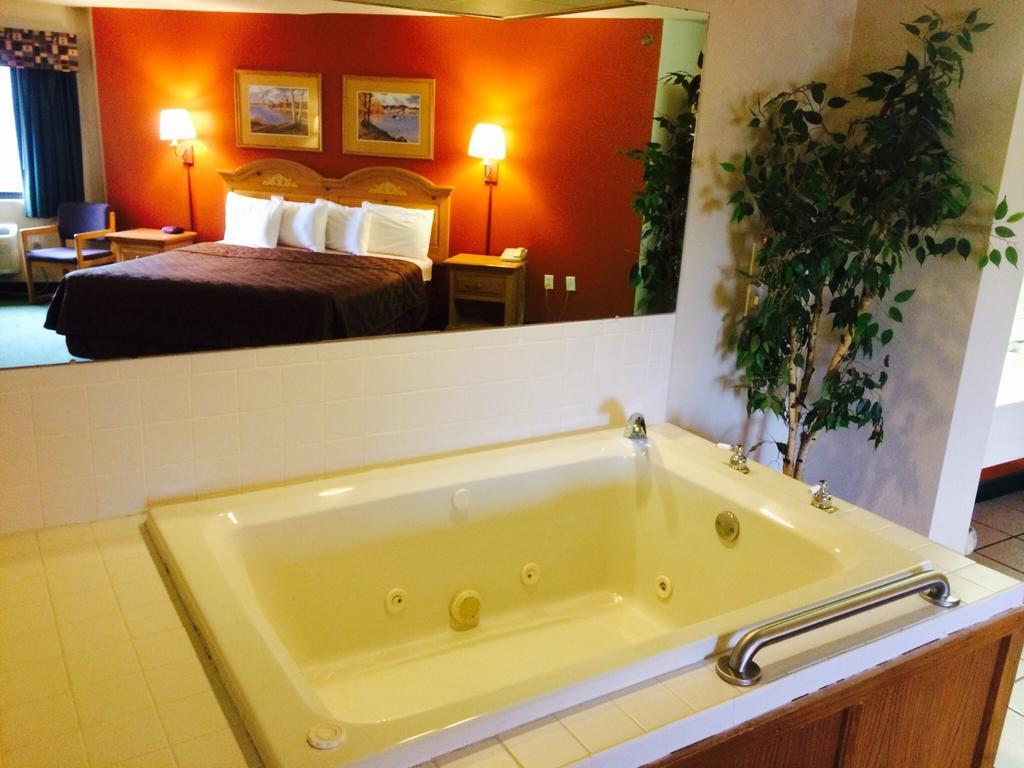 Regency Inn And Suites Stilwell Phòng bức ảnh