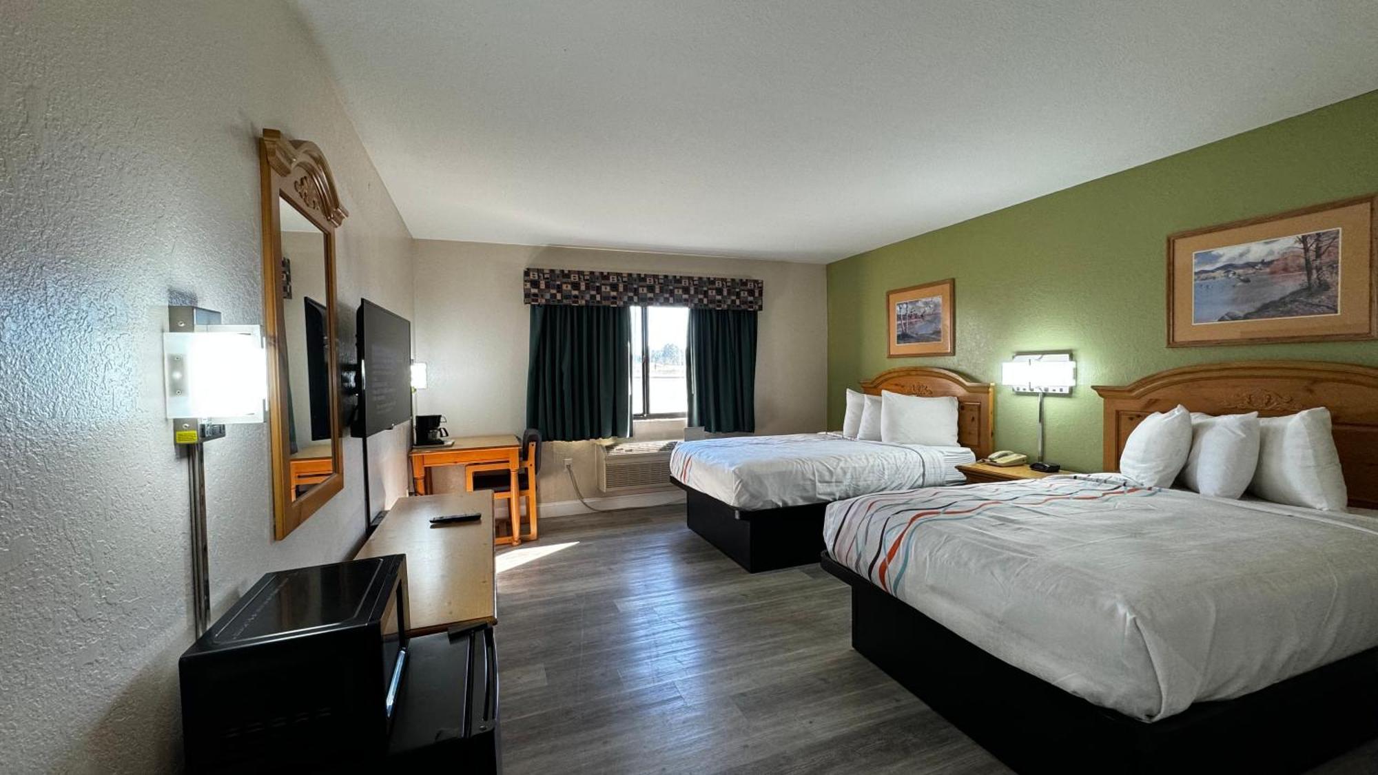 Regency Inn And Suites Stilwell Ngoại thất bức ảnh