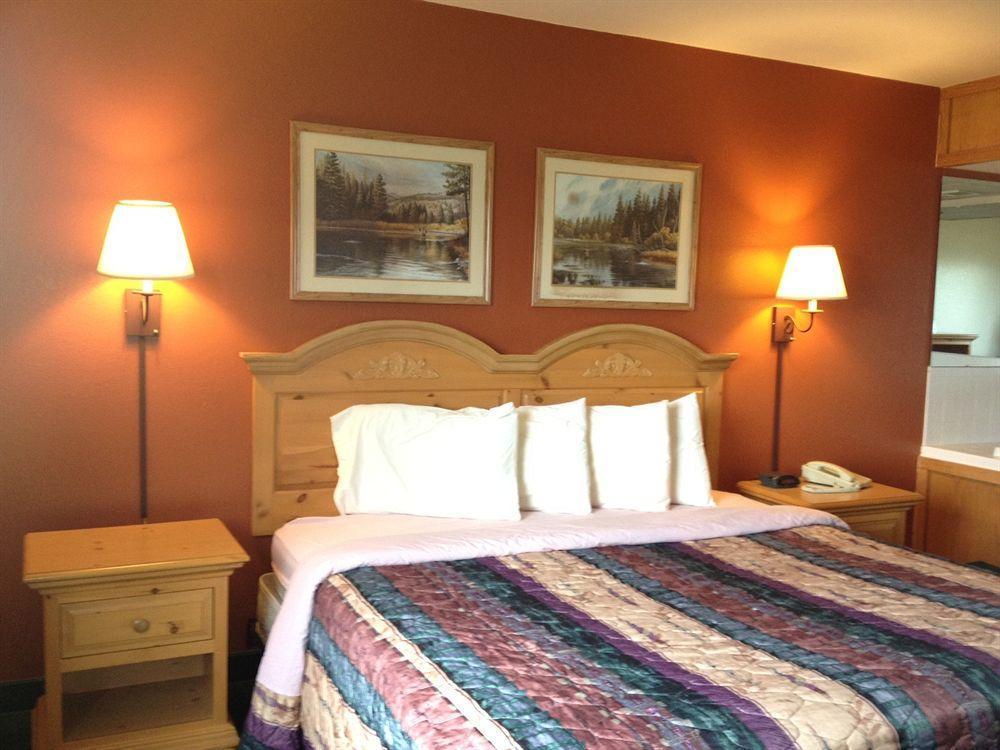 Regency Inn And Suites Stilwell Ngoại thất bức ảnh